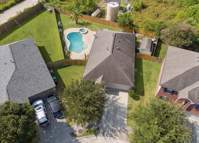 Property at 2701 Sandberry Dr, Kingwood, TX 77345, 3 beds, 2 baths