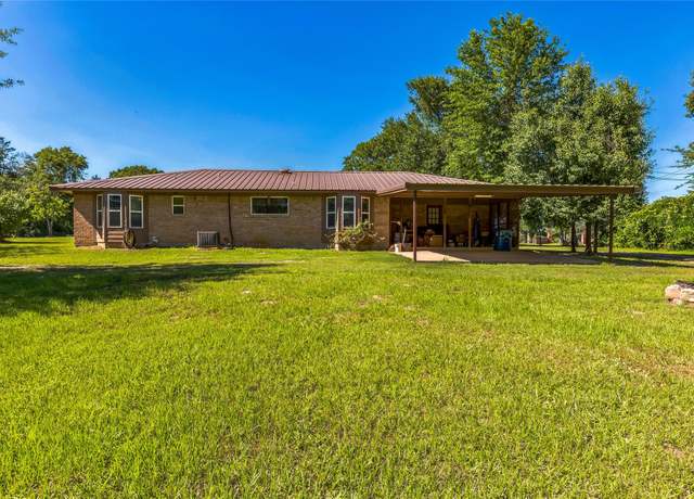 Property at 250 W Carrington, Centerville, TX 75833, 3 beds, 1.5 baths