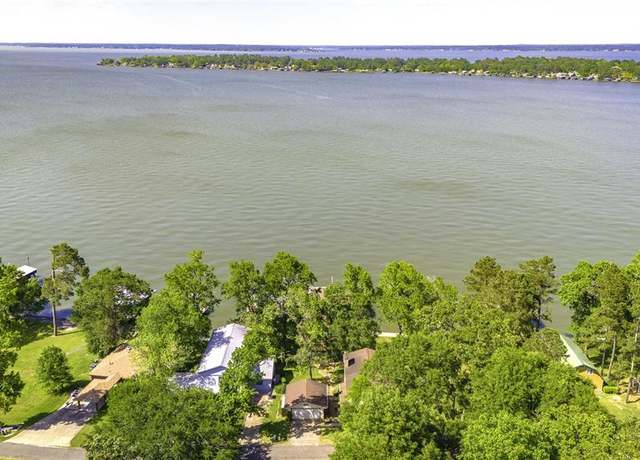 Property at 164 Apollo Dr, Livingston, TX 77351, 2 beds, 2 baths