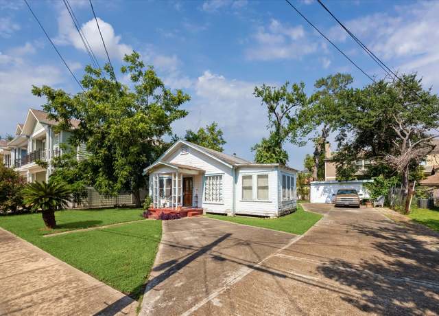 Property at 1326 Lawrence St, Houston, TX 77008