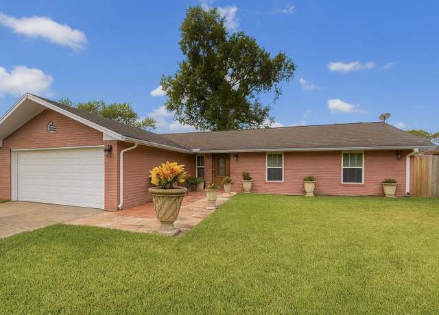 Property at 11406 Montverde Ln, Houston, TX 77099, 3 beds, 2 baths