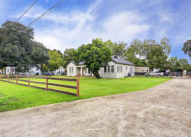 Property at 1507 Brooks Ave, Rosenberg, TX 77471, 3 beds, 2 baths