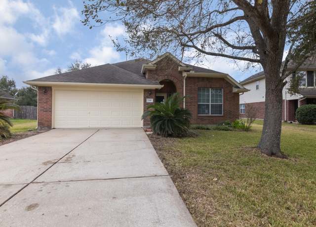 Property at 209 Colony Lake Ln, League City, TX 77539, 3 beds, 2 baths