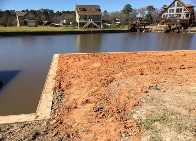 Property at 16 Lookout Rdg, Huntsville, TX 77340