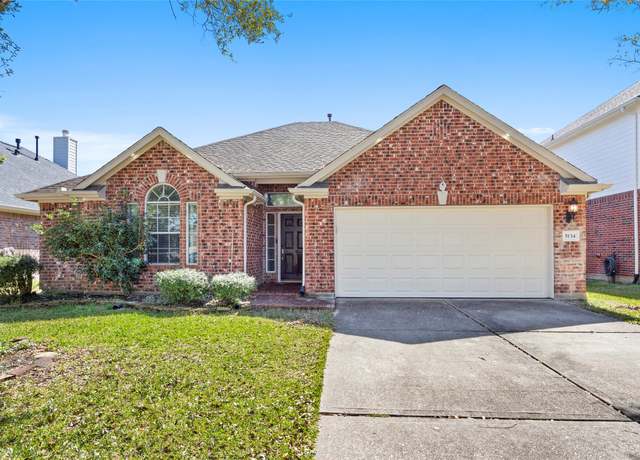 Property at 5134 Chase Park Cir, Bacliff, TX 77518, 3 beds, 2 baths
