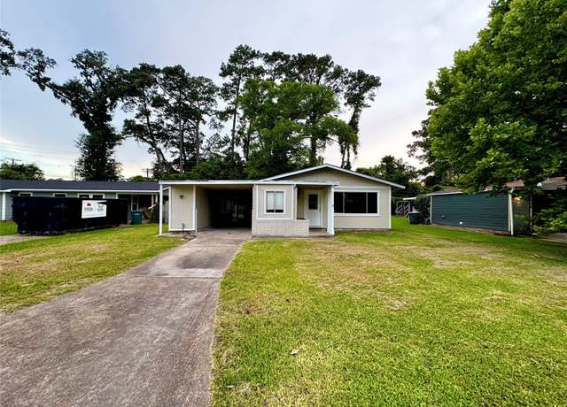 Property at 3025 19th St, Beaumont, TX 77706, 3 beds, 3 baths