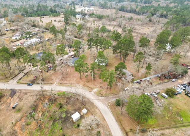 Property at 31 Jackson Rd, Huntsville, TX 77320, 4 beds, 2 baths