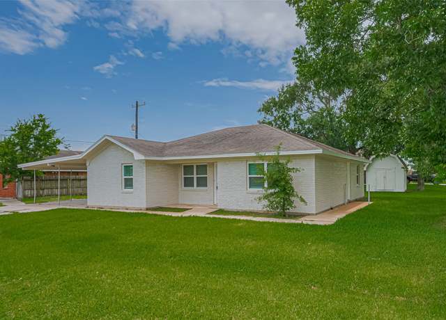 Property at 2401 33rd Ave N, Texas City, TX 77590, 4 beds, 2 baths