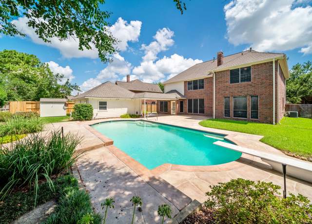 Property at 1808 Brookside Dr, Friendswood, TX 77546, 5 beds, 3.5 baths