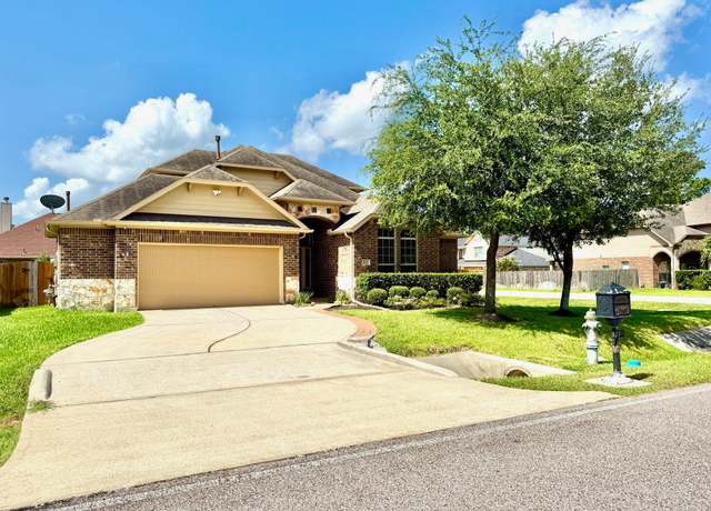 Property at 8139 Edenwood Dr, Spring, TX 77389, 4 beds, 3.5 baths