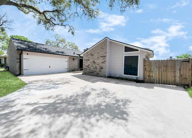 Property at 5109 Meadow Place Dr, La Porte, TX 77571, 3 beds, 2 baths