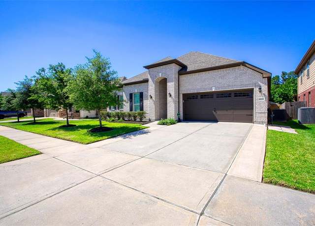 Property at 13235 Westmont Heights Ln, Houston, TX 77044, 4 beds, 2.5 baths