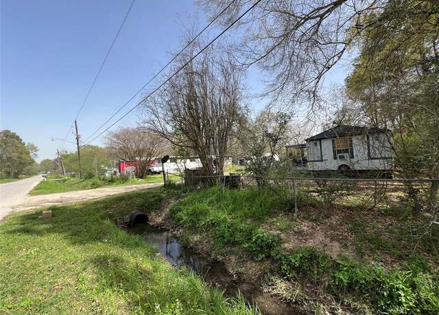 Property at 23631 E Heritage Oaks Dr, Porter, TX 77365