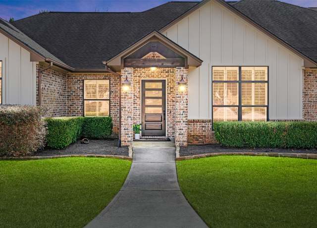 Property at 11388 Majestic Dr, Montgomery, TX 77316, 5 beds, 4.5 baths