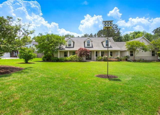 Property at 1634 Topaz Trl, Willis, TX 77378, 3 beds, 2.5 baths
