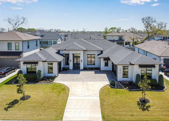 Property at 10114 Mariner Oaks Dr, Missouri City, TX 77459, 5 beds, 5.5 baths
