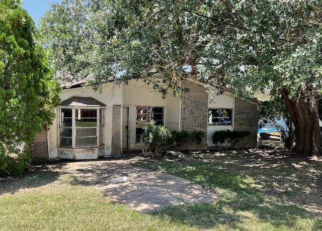Property at 1517 Columbine St, Wharton, TX 77488, 3 beds, 2 baths