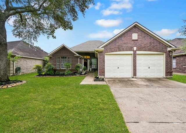 Property at 13814 Aspen Knoll Ct, Houston, TX 77059, 3 beds, 2 baths