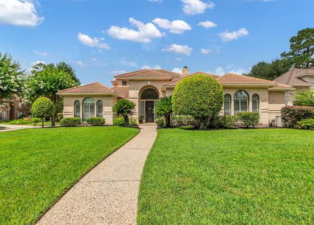 Property at 13603 Champions Centre Dr, Houston, TX 77069, 5 beds, 5.5 baths