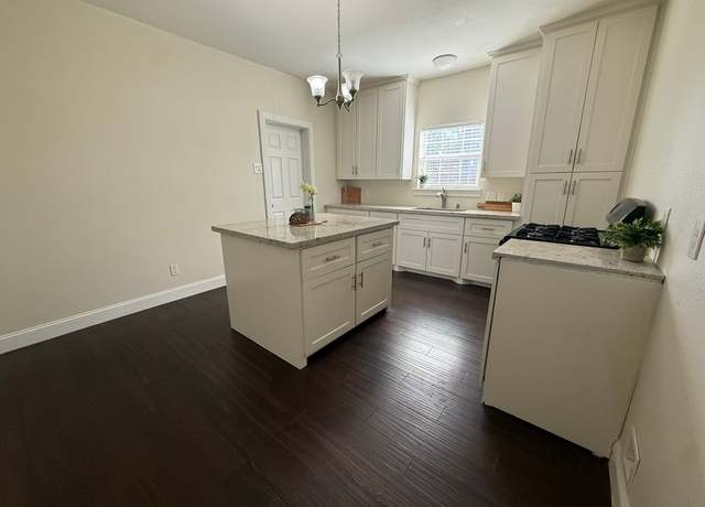 Property at 7125 Avenue E, Houston, TX 77011, 3 beds, 2 baths