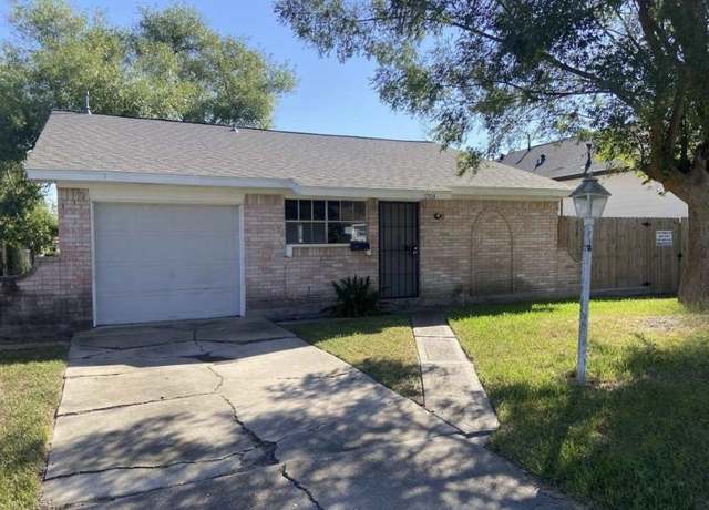 Property at 11503 Bay Cedar Dr, Houston, TX 77048, 3 beds, 1.5 baths