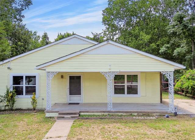 Property at 918 Martin Luther King Dr, Huntsville, TX 77320, 6 beds, 3 baths