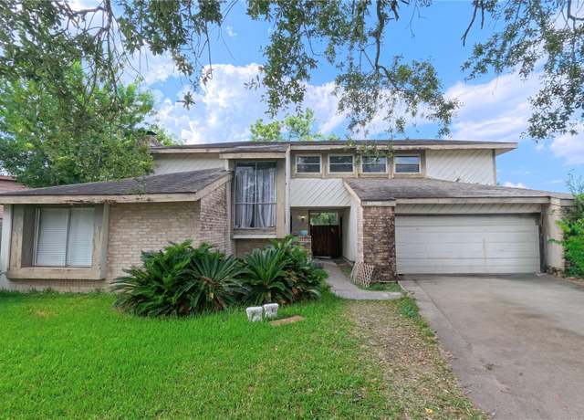 Property at 12303 Split Rail Ln, Houston, TX 77071, 4 beds, 2.5 baths