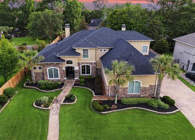 Property at 1411 Graystone Creek Ct, Kingwood, TX 77345, 5 beds, 4.5 baths