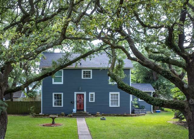Property at 217 10th Ave N, Texas City, TX 77590, 3 beds, 2.5 baths