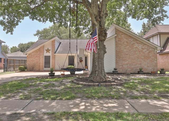 Property at 12523 Olympia Dr, Houston, TX 77077, 3 beds, 2 baths