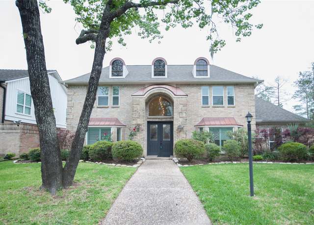 Property at 738 Plainwood Dr, Houston, TX 77079, 4 beds, 3.5 baths