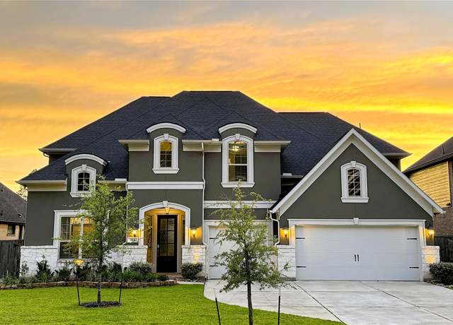 Property at 814 Walnut Park Ln, Pinehurst, TX 77362, 5 beds, 4.5 baths