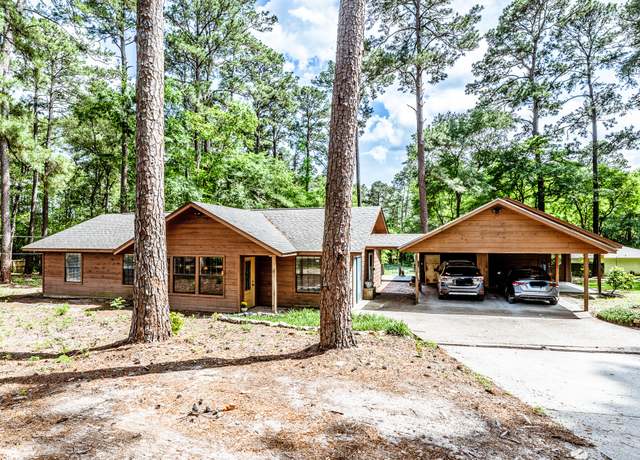 Property at 1429 Fish Hatchery Rd, Huntsville, TX 77320, 4 beds, 2 baths