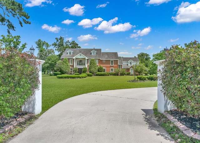 Property at 15203 Wildwood Cir, Magnolia, TX 77354, 8 beds, 7 baths