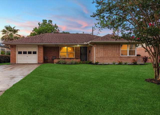 Property at 1130 W 30th St, Houston, TX 77018, 3 beds, 1 bath