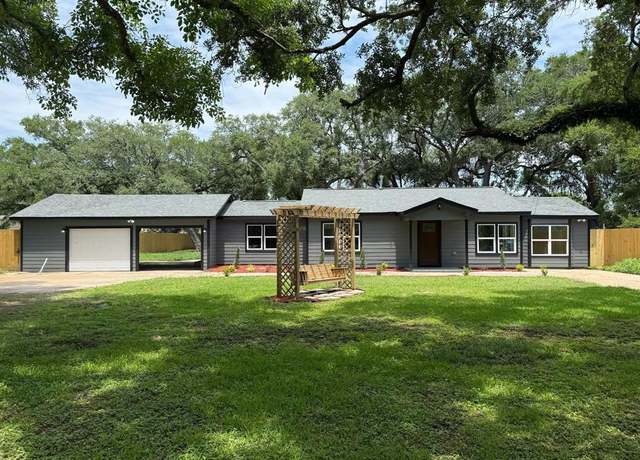 Property at 848 Nursery Rd, Clute, TX 77531, 4 beds, 3 baths
