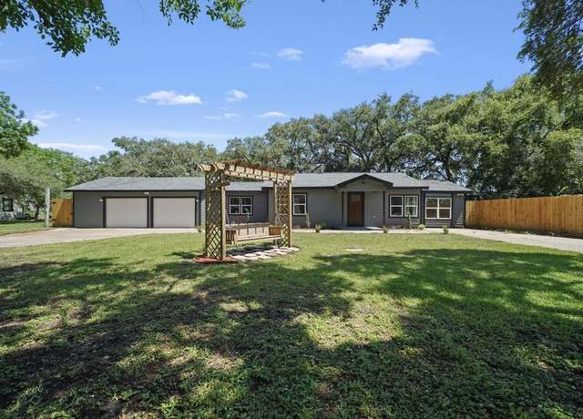 Property at 848 Nursery Rd, Clute, TX 77531, 4 beds, 3 baths