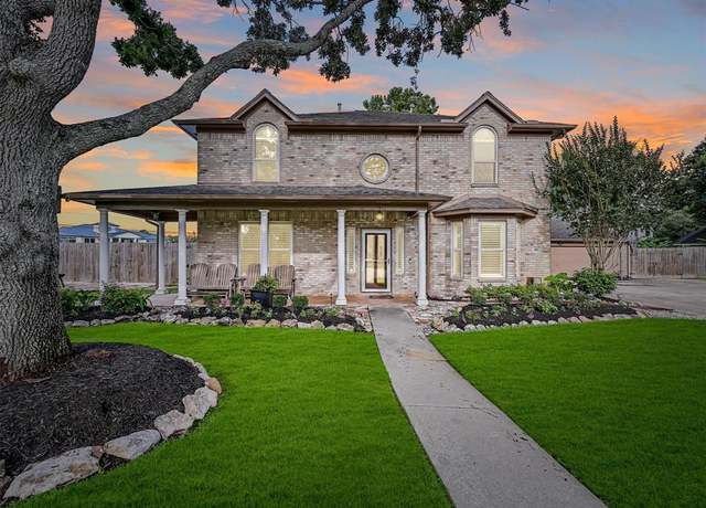 Property at 411 Golden Leaf Dr, Friendswood, TX 77546, 5 beds, 3 baths
