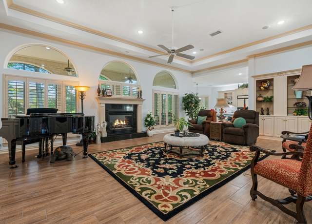 Property at 10265 Paradise Vly, Conroe, TX 77304, 5 beds, 5.5 baths