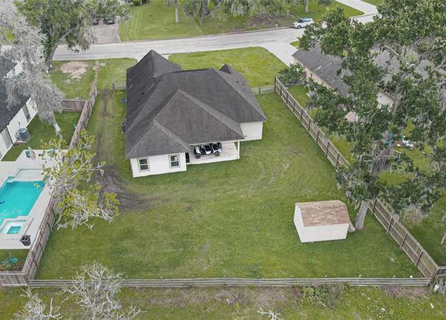 Property at 2234 Shalmar Dr, West Columbia, TX 77486, 3 beds, 2 baths
