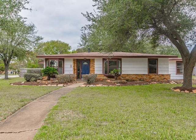 Property at 148 Seaside Ln, Texas City, TX 77590, 3 beds, 2 baths
