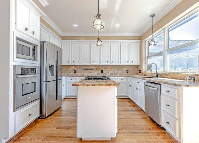 Property at 2315 Huldy St, Houston, TX 77019, 3 beds, 3.5 baths