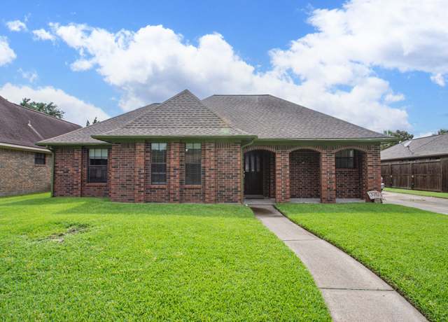 Property at 3701 Regency Dr, Deer Park, TX 77536, 3 beds, 2 baths