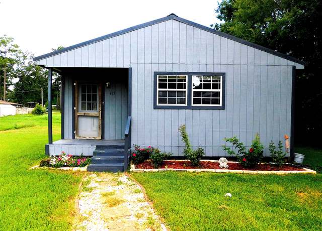 Property at 415 E Sherwood Dr, Livingston, TX 77351, 2 beds, 1 bath