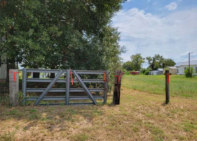 Property at 768 Travis Rd, Kenney, TX 77452, 3 beds, 1.5 baths