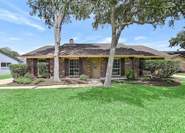 Property at 5014 Encino Ct, Friendswood, TX 77546, 4 beds, 2 baths