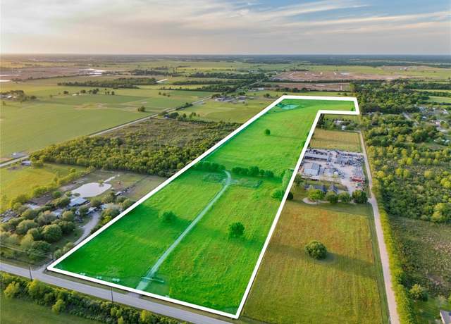 Property at 30930 Waller Spring Creek Rd, Waller, TX 77484, 4 beds, 3.5 baths