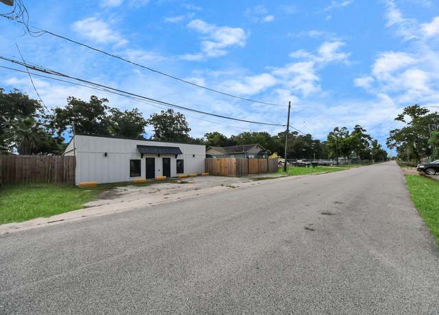 Property at 7208 Helmers St, Houston, TX 77022, 1 bed, 0.5 baths