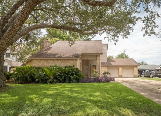 Property at 407 Hedgecroft Dr, El Lago, TX 77586, 3 beds, 2.5 baths