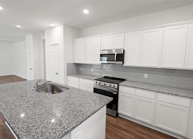 Property at 805 Stonypoint Ln, Dayton, TX 77535, 3 beds, 2 baths